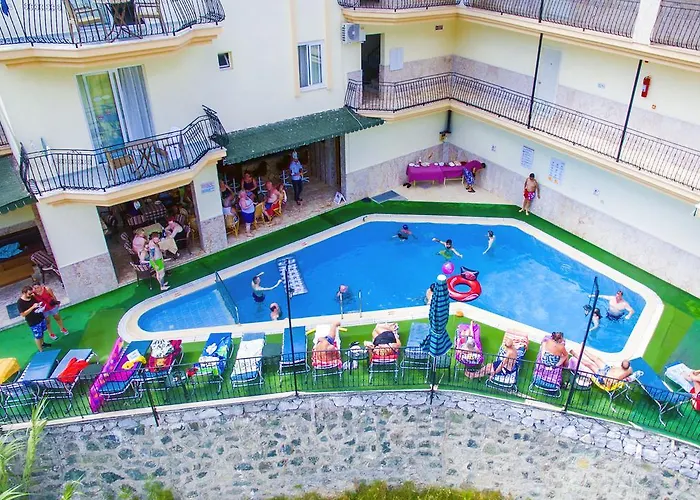 Ozlem 2 Aparthotel 4*