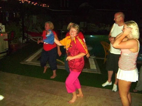 公寓式酒店 Ozlem 2 4*